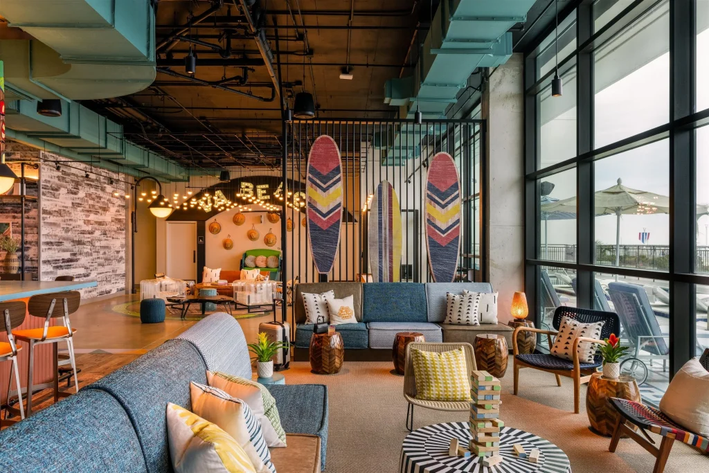 Moxy Virginia Beach Oceanfront, Baskervill, fot. Isaac Maiselman & Kate Thompson